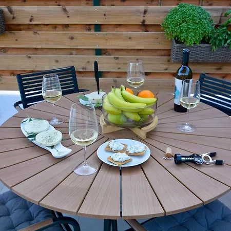 דירה Ionia Living בארבאטי